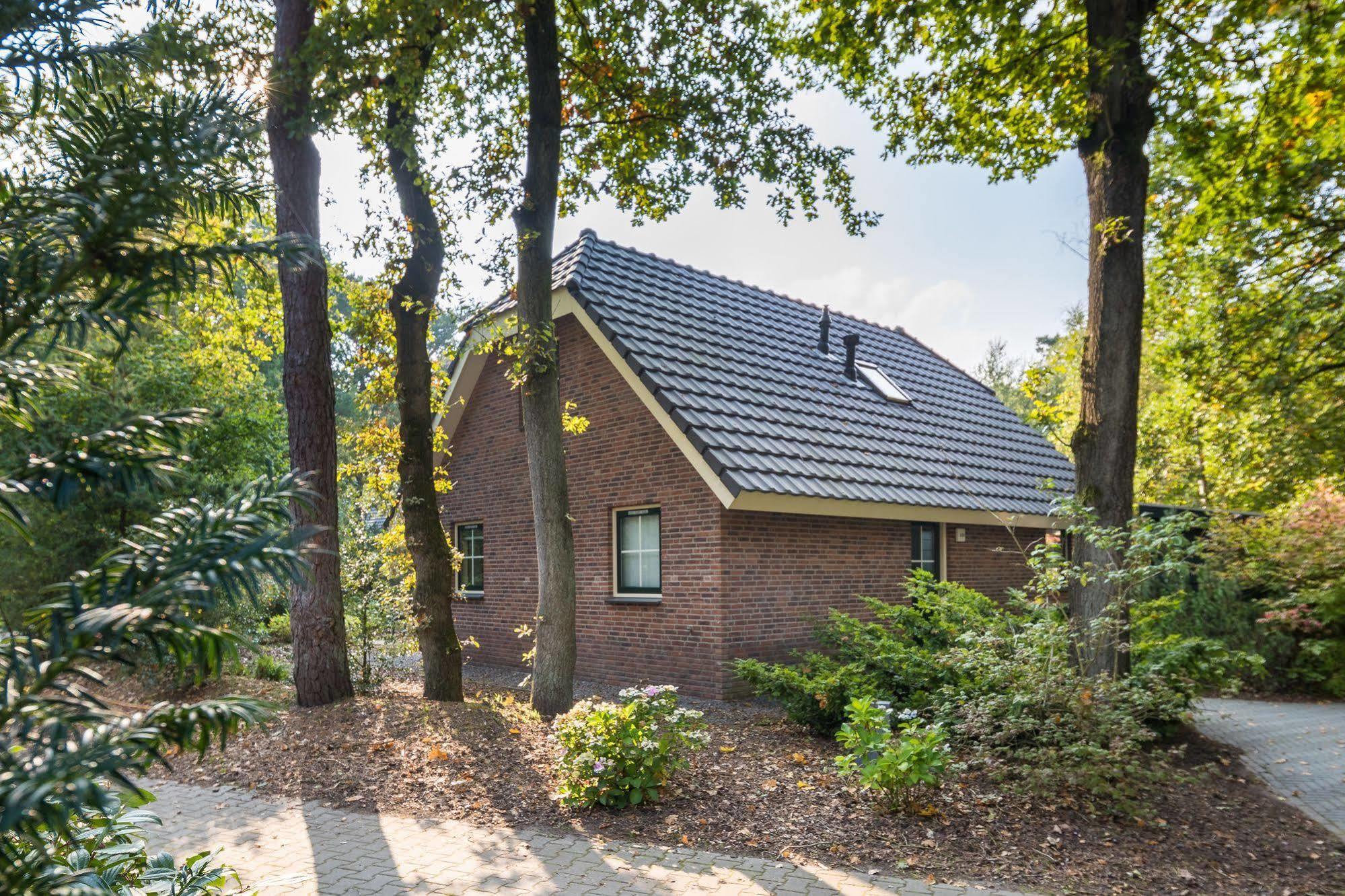 Roompot Landgoed Het Grote Zand Hooghalen Buitenkant foto